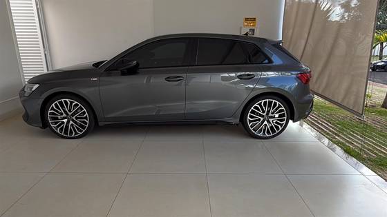AUDI A3 2.0 40 TFSI GASOLINA SPORTBACK PERFORMANCE BLACK S-TRONIC AUDI A3 2.0 40 TFSI GASOLINA SPORTBACK PERFORMANCE BLACK S-TRONIC